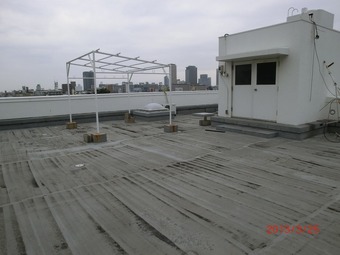 大阪市天王寺区Tビル屋上防水施工事例 リフォーム前